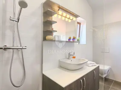 Villa 238 m², Tinjan - bazen i privatnost - 18