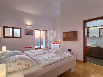 Villa 238 m², Tinjan - bazen i privatnost - 19