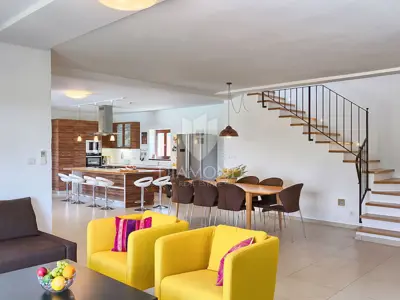 Villa 238 m², Tinjan - bazen i privatnost - 10