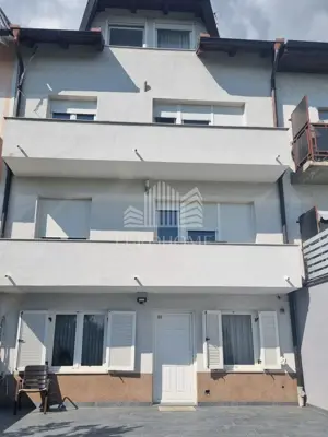 House 260 m², Gornja Dubrava - three apartments and garage - 3