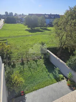 House 260 m², Gornja Dubrava - three apartments and garage - 7