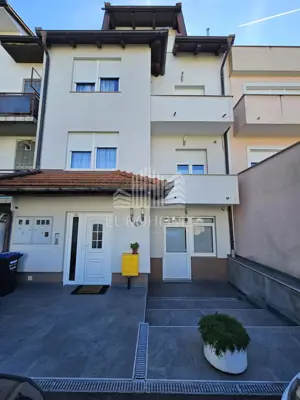 House 260 m², Gornja Dubrava - three apartments and garage - 2