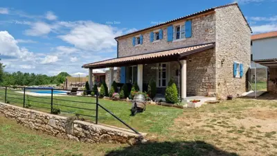 Sveti Lovreč, Wunderschöne Steinvilla mit großem Grundstück - 2