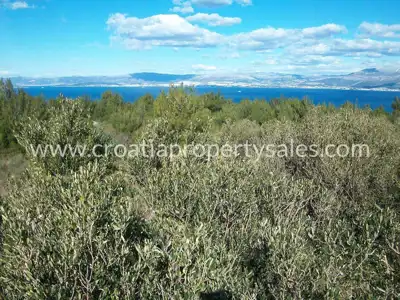 Grundstück, Brač, 38 934 m², 330 939 € - 2