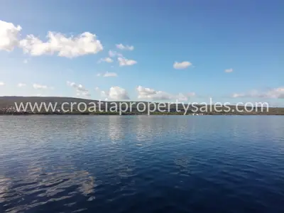 Grundstück, Brač, 38 934 m², 330 939 €