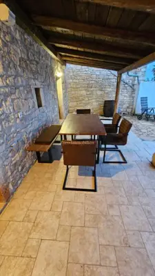 Poreč - kamena kuća s bazenom - 9
