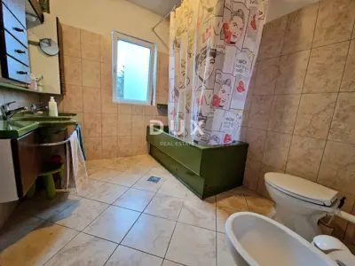 KASTAV, REŠETARI - detached house with three apartments - 13