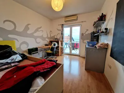 KASTAV, REŠETARI - detached house with three apartments - 12