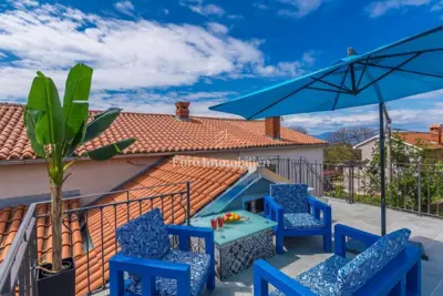 Lijepa kamena kuća s pogledom na more - okolica grada Krka