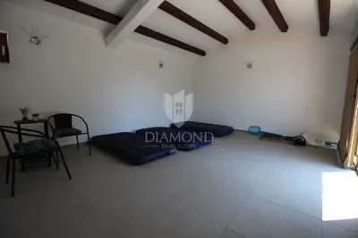 Villa 113 m², Svetvinčenat - pool and landscaped yard - 21