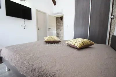 Villa 113 m², Svetvinčenat - pool and landscaped yard - 10