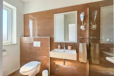 Blizina grada Fažane. Prelijepa vila s bazenom. - 9
