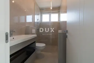 Stan 111 m², Pakoštane - krovna terasa i jacuzzi - 9
