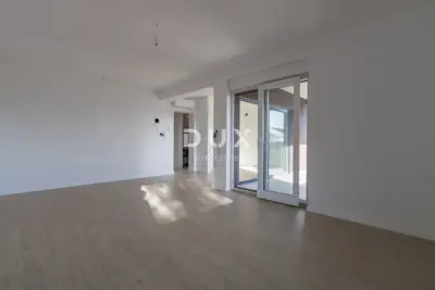 Stan 111 m², Pakoštane - krovna terasa i jacuzzi - 3