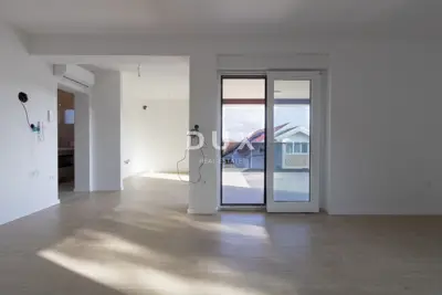 Stan 111 m², Pakoštane - krovna terasa i jacuzzi - 4