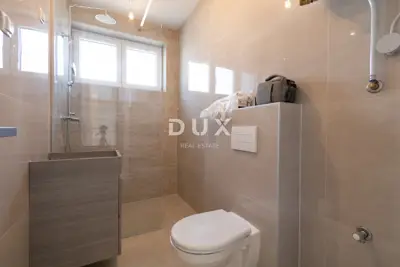 Stan 111 m², Pakoštane - krovna terasa i jacuzzi - 10