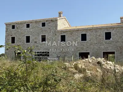 Stone house in Tinjan, authentic Istrian architecture - 3