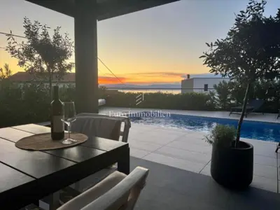 Luxury villa with a pool and sea view - Malinska - 11