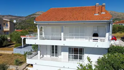 Samostojeća kuća u blizini mora, Seget Vranjica - 3