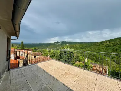 Kuća 200 m², Butoniga - pogled na jezero i terasa - 4