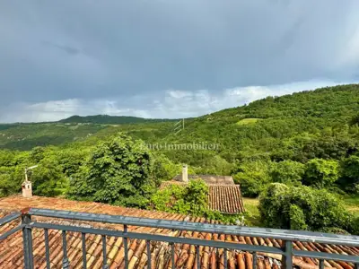 Kuća 200 m², Butoniga - pogled na jezero i terasa