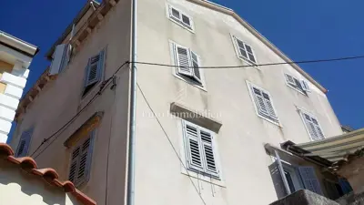 Kuća 301 m², Mali Lošinj - pogled na uvalu i vrt - 4