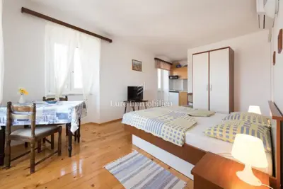 Kuća 301 m², Mali Lošinj - pogled na uvalu i vrt - 8