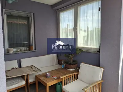 Stan 136 m², Veli vrh - 2 stana, terasa i vrt