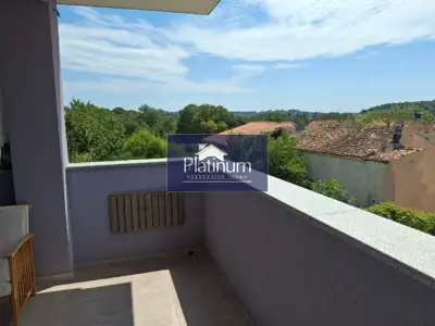 Stan 136 m², Veli vrh - 2 stana, terasa i vrt - 2