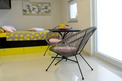 Privlaka - apartman s bazenom i velikim vrtom - 18