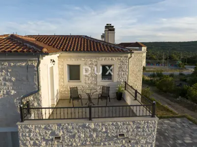 Šibenik, Dubrava, detached house, 282 m², pool