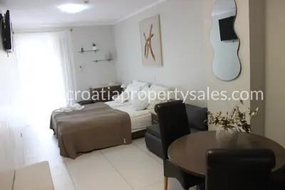 Kuća, Split, prvi red do mora i 10 parkirnih mjesta - 8