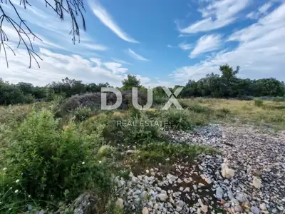Baugrundstück in Vrsi - ruhige Lage und regelmäßige Form - 2