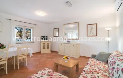 Kuća, Otok Hvar, prvi red do mora i vez za brod - 4