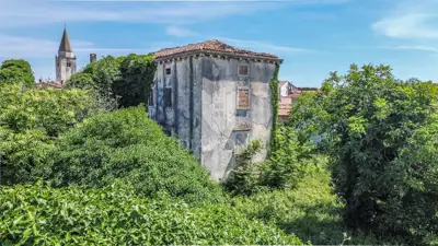 Grundstück 466 m², Šišan - Altbestand und Privatsphäre