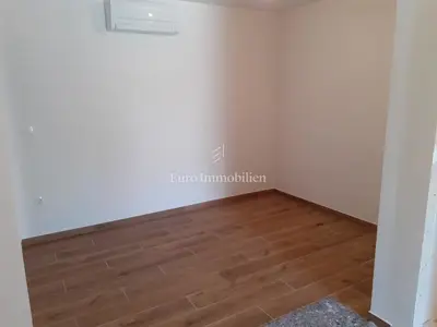 Apartman AP2, Novalja - 150 m od plaže, vrt i roštilj - 12