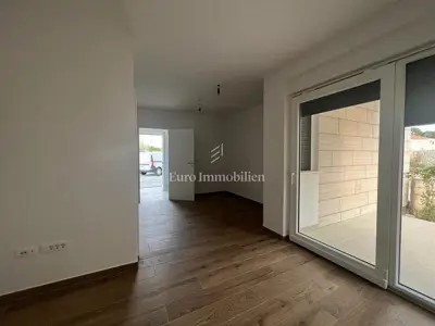 Apartman AP2, Novalja - 150 m od plaže, vrt i roštilj - 5
