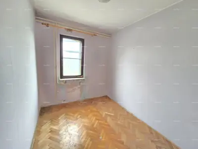 Geräumiges Haus in der Nähe von Pula! Zwei Wohnungen - 2500 m² Grundstück! - 5