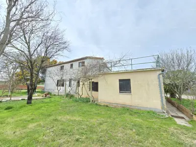 Geräumiges Haus in der Nähe von Pula! Zwei Wohnungen - 2500 m² Grundstück! - 13