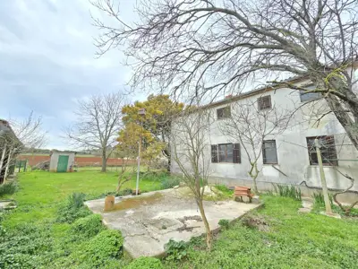 Geräumiges Haus in der Nähe von Pula! Zwei Wohnungen - 2500 m² Grundstück! - 12