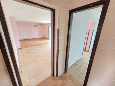 Geräumiges Haus in der Nähe von Pula! Zwei Wohnungen - 2500 m² Grundstück! - 11