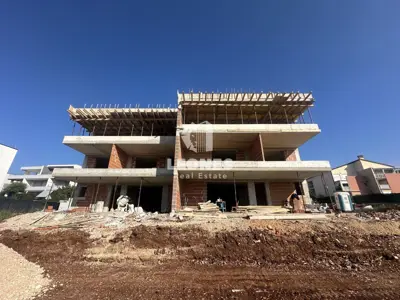 Spacious apartment with terrace in an excellent location in Novigrad - 6