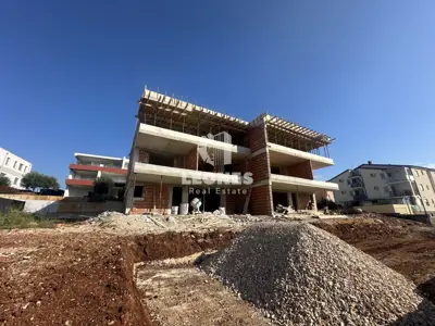 Spacious apartment with terrace in an excellent location in Novigrad - 7