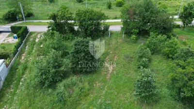 Building plot 1,652 m², Labin - next to the main road - 3