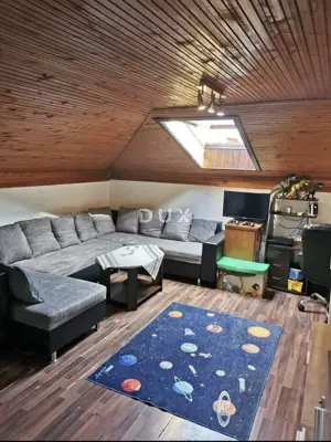 Wohnung 83 m², Lovran Zentrum - hohes Dachgeschoss einer alten Villa