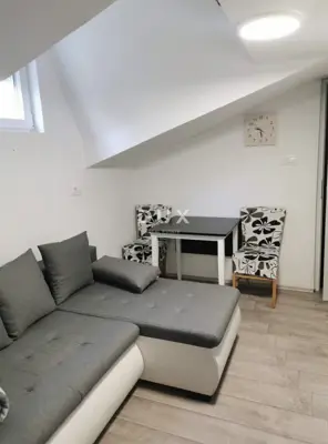 Wohnung 83 m², Lovran Zentrum - hohes Dachgeschoss einer alten Villa - 12