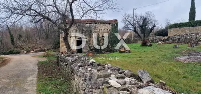 ISTRA, MOTOVUN, OKOLICA - Zwei Häuser zur Renovierung mit Hof - 2