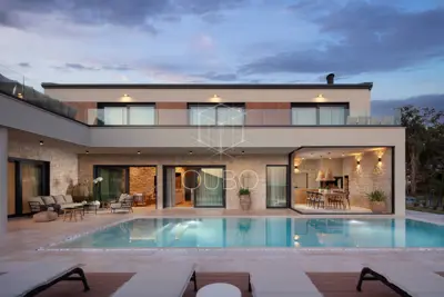 House for sale in Poreč, 270 m²