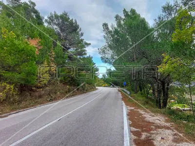 Landwirtschaftsfläche, Tugare bei Omiš, an der Hauptverkehrsstraße - 12