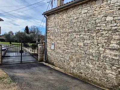 Kamena kuća 200 m², Filipana - mirno istarsko okruženje - 8